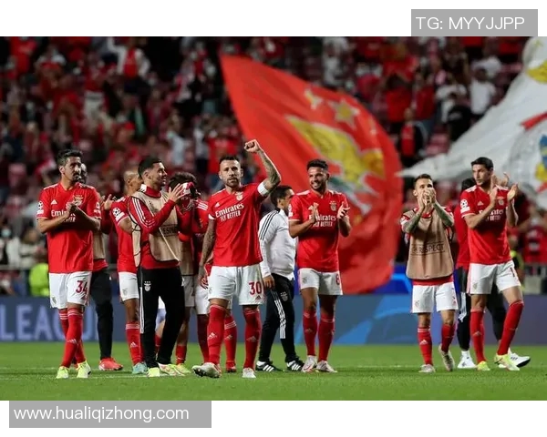 欧冠足球游戏全解析：玩法技巧与策略分享助你成为足球高手